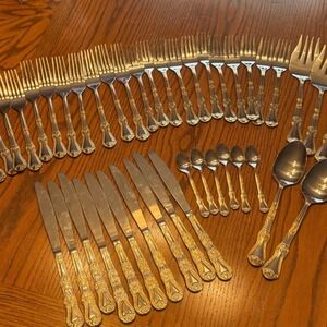 Churchill Accented Stainless Flatware Set 44 Piece Scroll Filigree Silverware